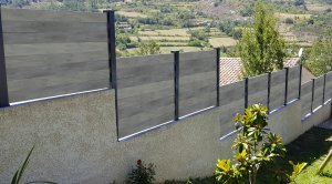 Clôture PVC ajourée et brise-vue pour votre jardin ou terrasse